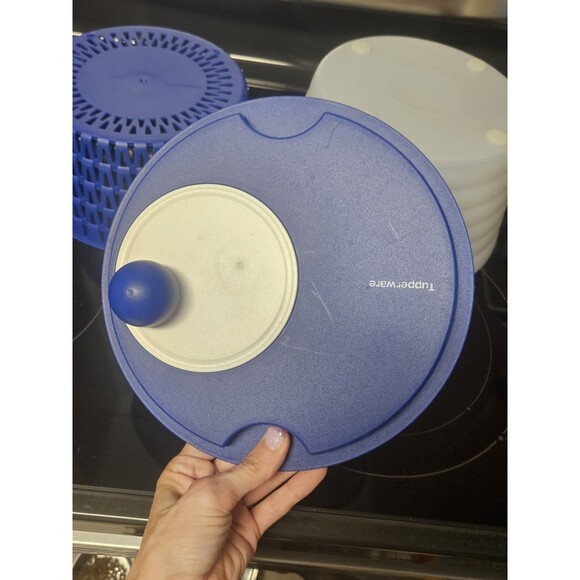 Tupperware SPIN N SAVE Salad Spinner 4.5L Blue & White 3 Piece - Picture 6 of 11